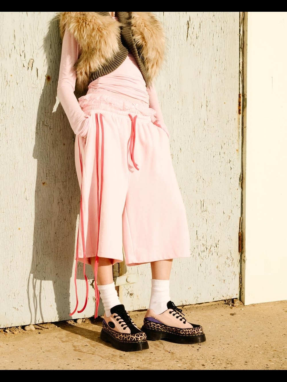 Dr. Martens Buzz Light Tan + Powder Pink - Mini Leopard Spot - Picture 5 of 8